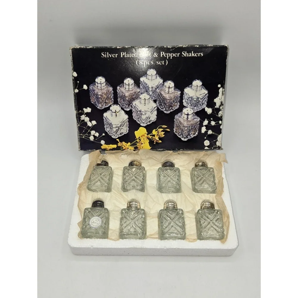Vintage Set of 8 Silver Plated Glass Salt & Pepper Shakers in Original Box